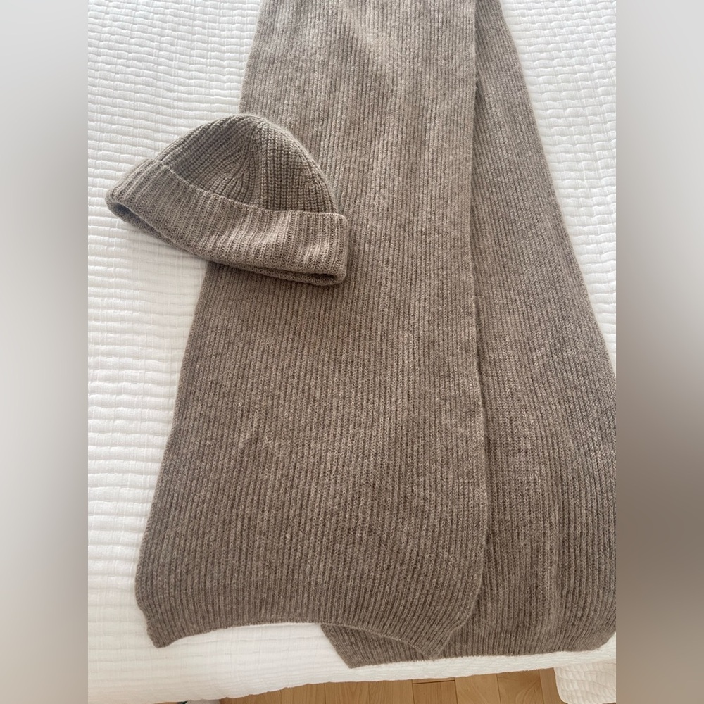H&M Taupe cashmere Beanie and scarf